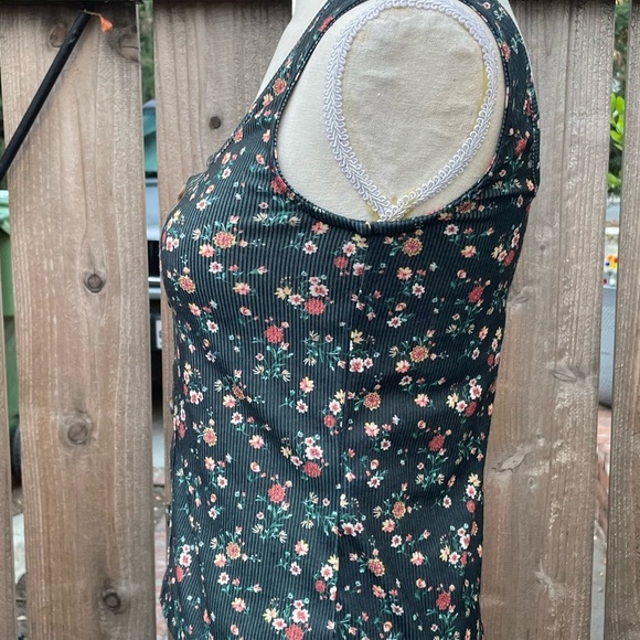 3 Pieces Size Medium Summer Tops Floral Print - Picture 15 of 16